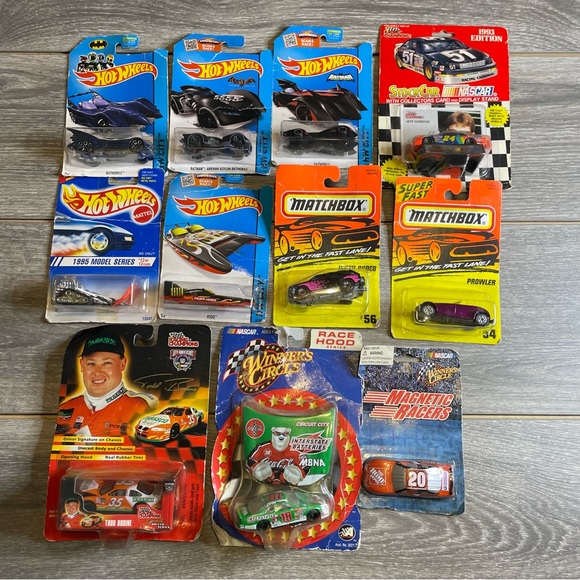 Lot of 50 Hot Wheels Matchbox Collector Cars New Sealed Assorted Models & Years